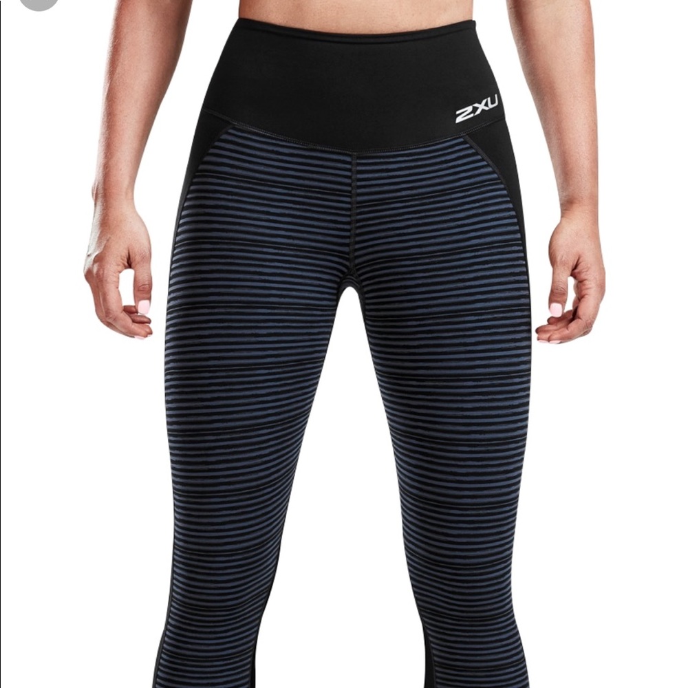 2XU High Rise Compression Tights in Outer Space